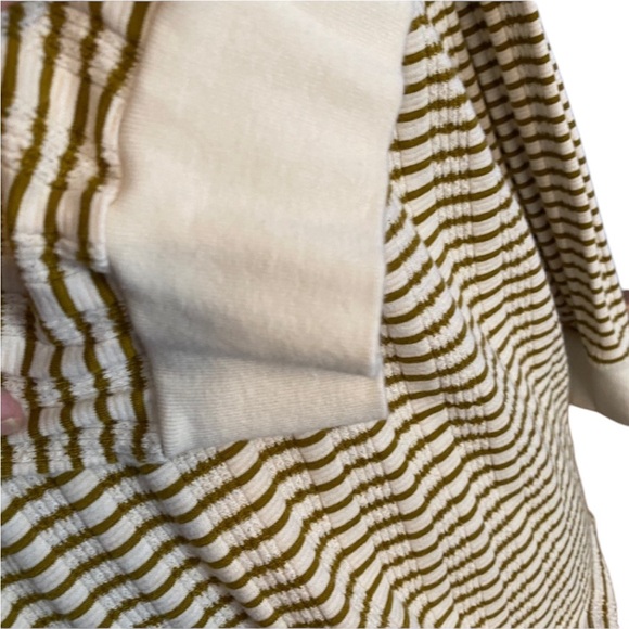 Anthropologie V-Neck Top - Large - Picture 3 of 4